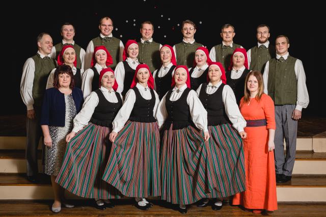 Vidējās paaudzes deju kolektīvs "Dejotprieks"